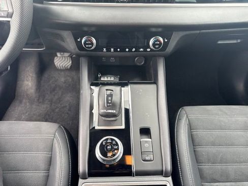 Used 2023 Mitsubishi Outlander Ralliart AWD/4WD image 13