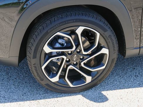 Used 2026 Chevrolet Trax RS FWD image 29