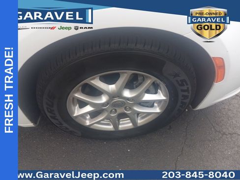 Used 2022 Chrysler Pacifica Touring-L FWD image 25