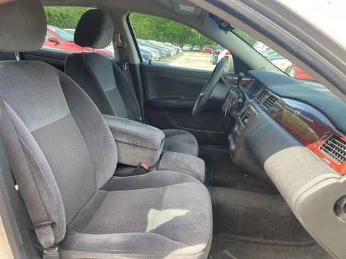 Used 2009 Chevrolet Impala LS FWD image 12
