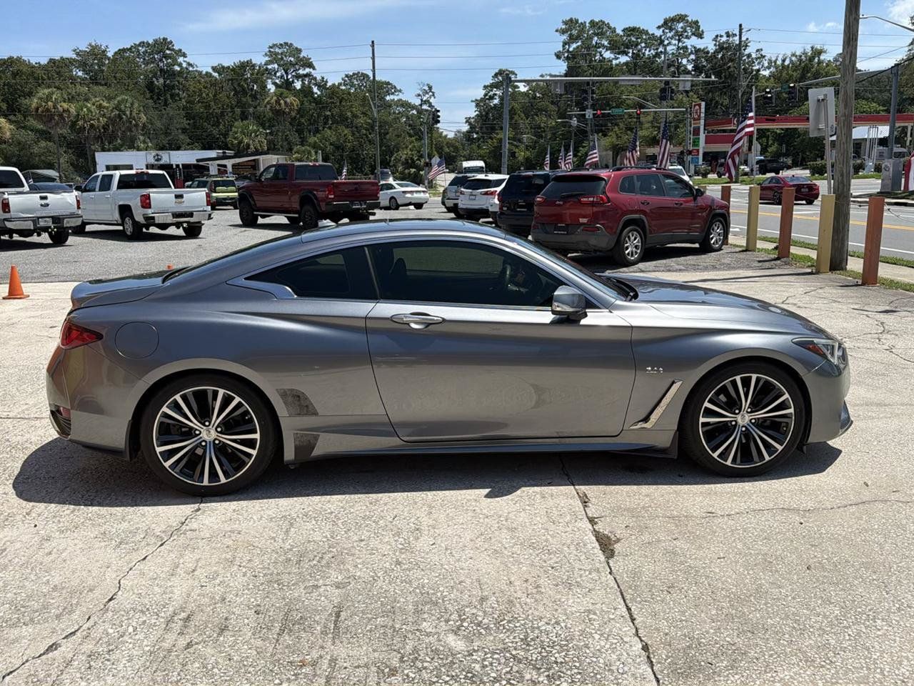Used 2017 INFINITI Q60 3.0t w/ Premium Plus Package 3.0T RWD image 8