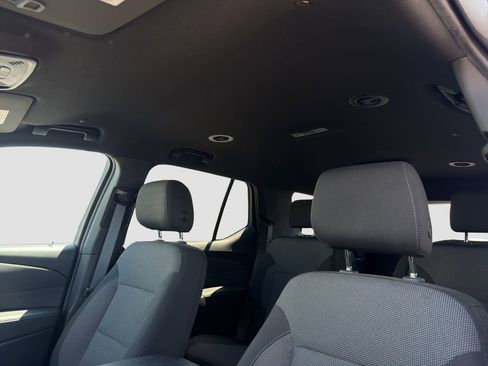 Used 2023 Chevrolet Traverse LT FWD image 24