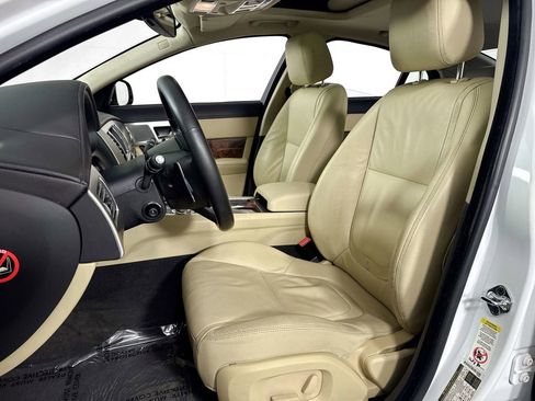 Used 2012 Jaguar XF image 24