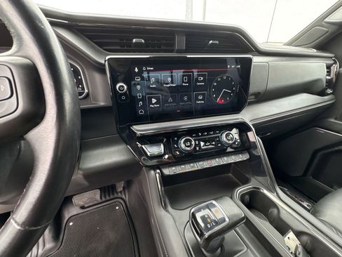 Used 2024 GMC Sierra 1500 AT4X image 11