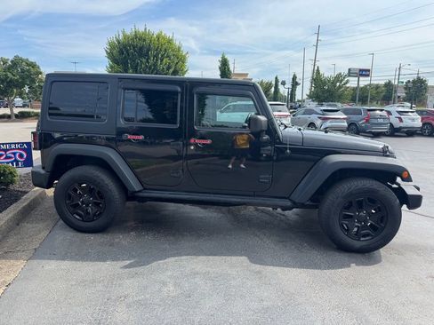 Used 2016 Jeep Wrangler Unlimited Sport AWD/4WD image 9