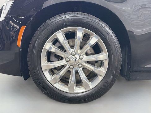 Used 2016 Chrysler 300 Limited AWD/4WD image 35