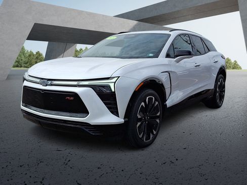 Used 2025 Chevrolet Blazer EV RS image 3