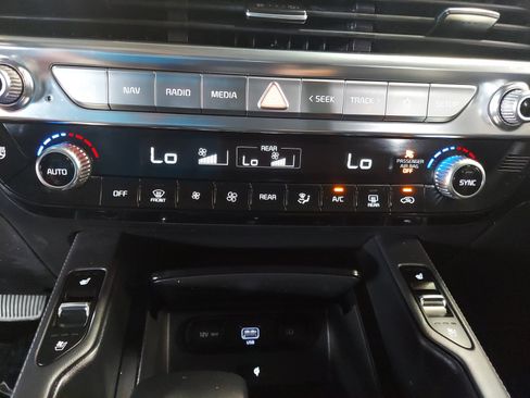 Used 2022 Kia Telluride EX w/ EX Premium Package AWD/4WD image 18