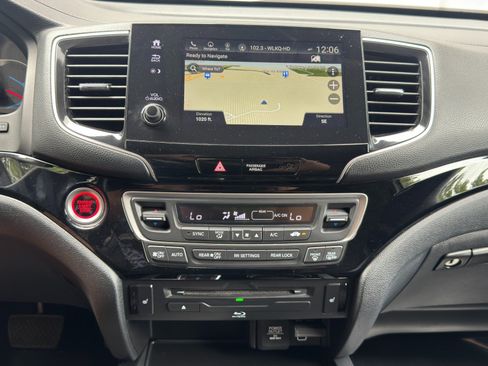 Used 2022 Honda Pilot Touring image 24