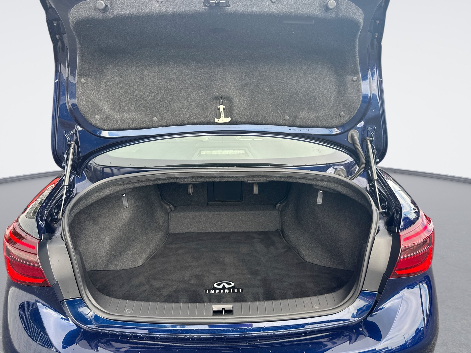 Used 2023 INFINITI Q50 Luxe w/ Cargo Package RWD image 13