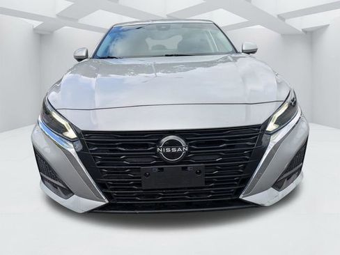 Used 2023 Nissan Altima 2.5 SL FWD image 11