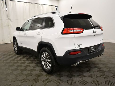 Used 2017 Jeep Cherokee Limited image 5