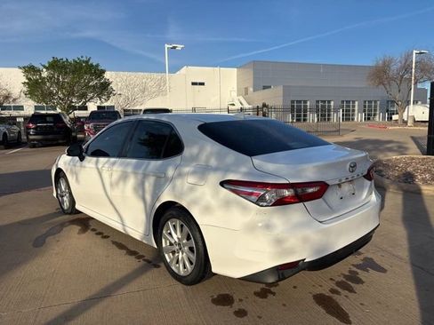Used 2019 Toyota Camry LE image 7