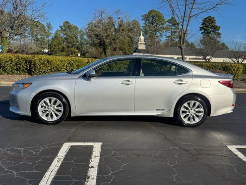 Used 2013 Lexus ES 300h image 2