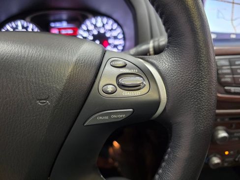 Used 2019 Nissan Pathfinder Platinum image 30