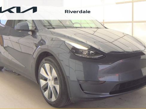 Used 2023 Tesla Model Y Long Range image 1