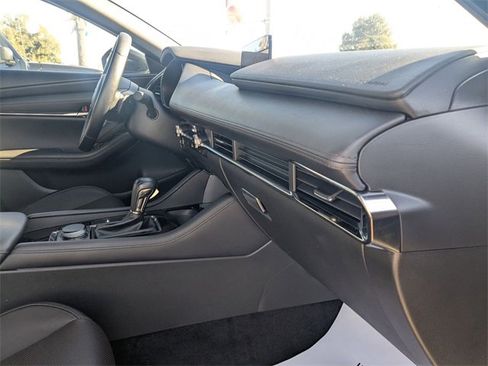Used 2025 MAZDA MAZDA3 Hatchback w/Premium Plus Pkg image 34