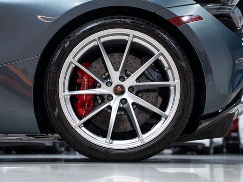 Used 2018 McLaren 720S Performance RWD image 13