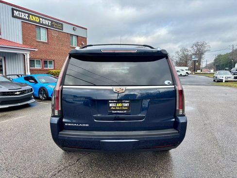 Used 2018 Cadillac Escalade Premium Luxury image 7