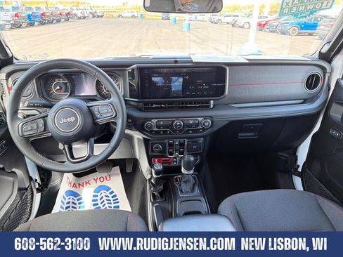 Used 2025 Jeep Wrangler Unlimited Rubicon AWD/4WD image 12