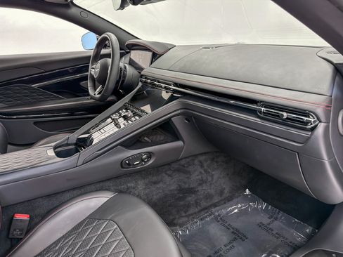 Used 2025 Aston Martin DB12 Coupe RWD image 14