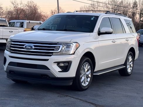 Used 2021 Ford Expedition XLT image 2
