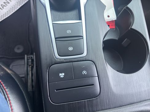 Certified 2025 Ford Escape ST-Line Select AWD/4WD image 24
