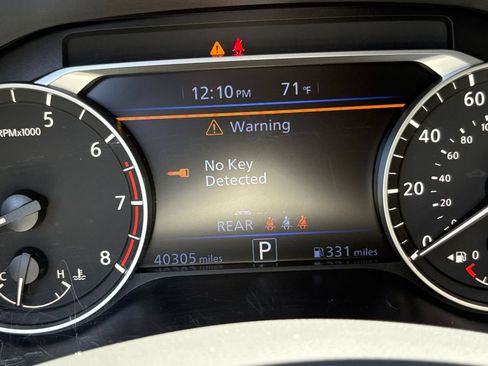 Used 2025 Nissan Altima 2.5 SV FWD image 40