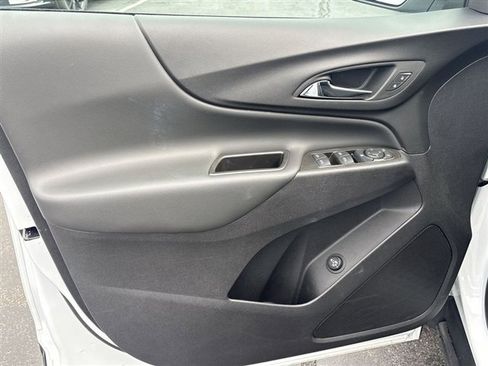 Certified 2024 Chevrolet Equinox LT w/ LPO, Floor Liner Package image 21