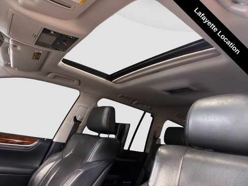 Used 2019 Lexus LX 570 4WD w/ Luxury Package image 19