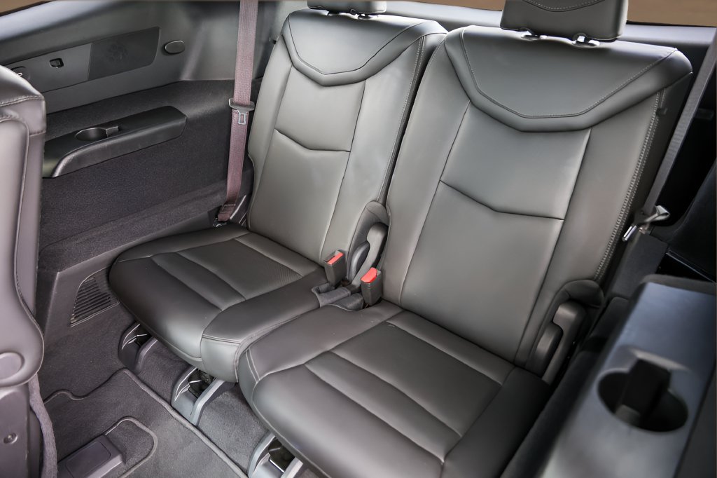Certified 2025 Cadillac XT6 Premium Luxury FWD image 27