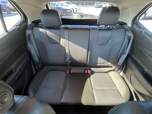 Used 2025 Buick Encore GX Preferred image 38