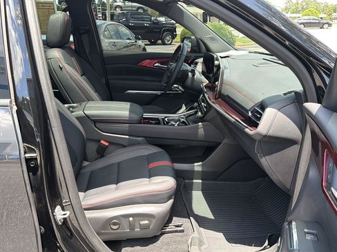 Certified 2024 Chevrolet Traverse RS FWD image 15