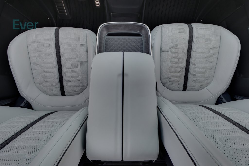 Used 2023 Rivian R1S Launch Edition Quad AWD/4WD image 29
