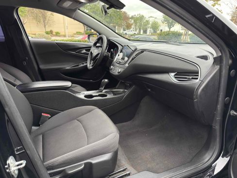 Used 2020 Chevrolet Malibu LT image 37