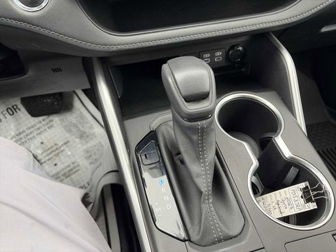 Used 2023 Toyota Highlander L image 20