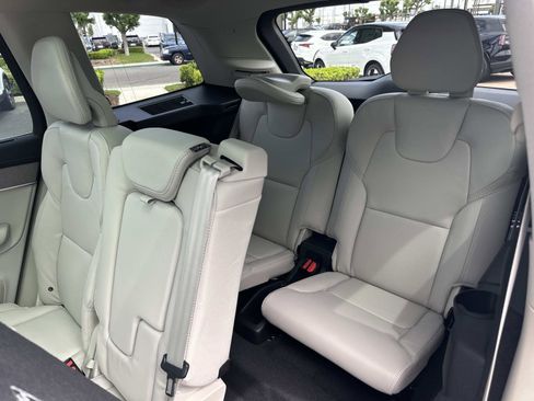 New 2026 Volvo XC90 T8 Ultra w/ Protection Package Premier AWD/4WD image 18