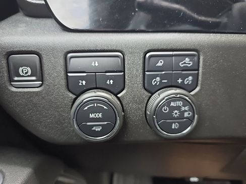 Used 2025 Chevrolet Silverado 3500 LT w/ Trail Boss Package image 16