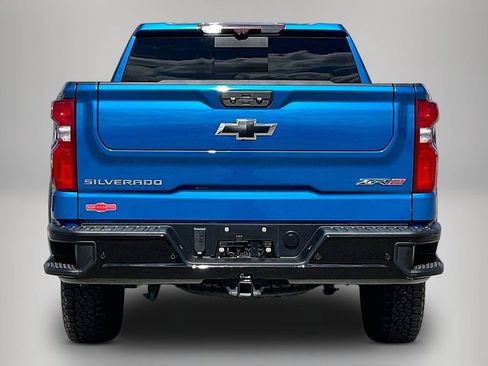 Used 2022 Chevrolet Silverado 1500 ZR2 w/ Technology Package image 6