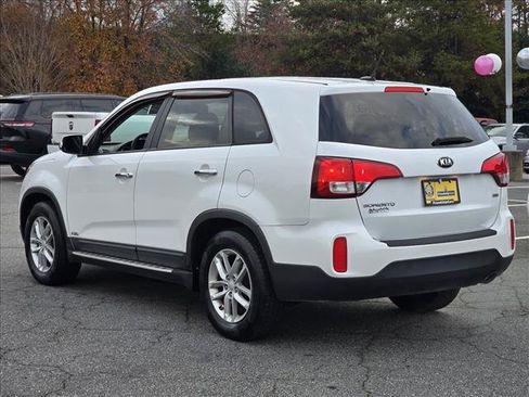 Used 2015 Kia Sorento LX image 24