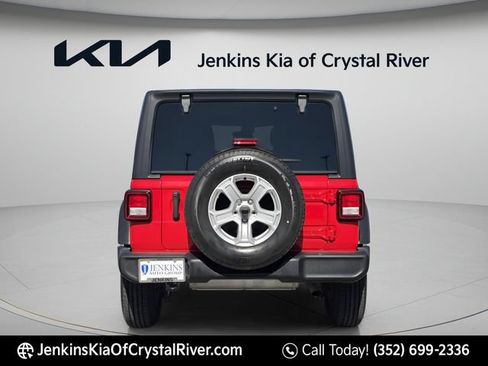 Used 2022 Jeep Wrangler Unlimited Sport AWD/4WD image 8