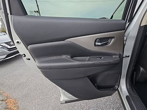 Used 2021 Nissan Murano S image 33