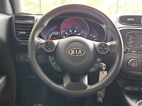 Used 2018 Kia Soul Base image 23