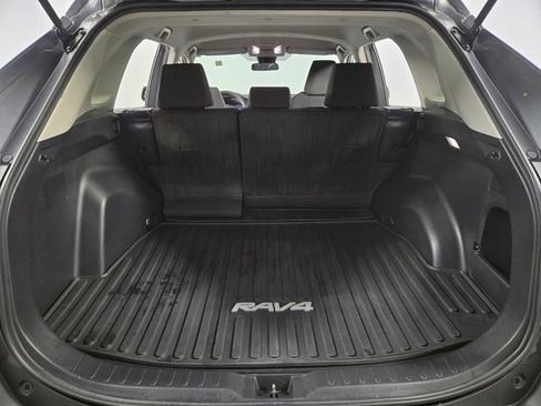Used 2022 Toyota RAV4 LE image 26
