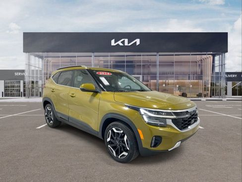 Used 2024 Kia Seltos SX w/ SX Sunroof Package image 2
