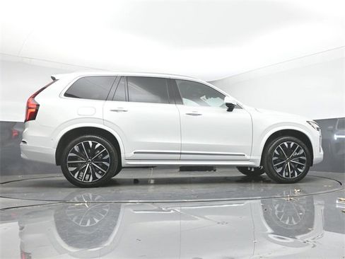 New 2026 Volvo XC90 B6 Plus image 45