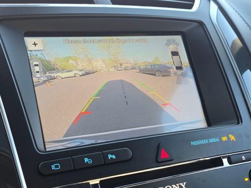 Used 2018 Ford Explorer Platinum AWD/4WD image 32