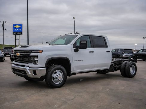 New 2026 Chevrolet Silverado 3500 W/T image 3