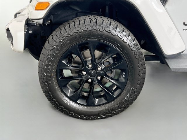 Used 2020 Jeep Wrangler Unlimited Sahara AWD/4WD image 27