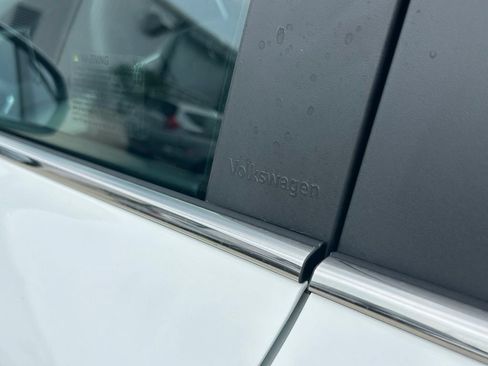 New 2026 Volkswagen Taos SE FWD image 28